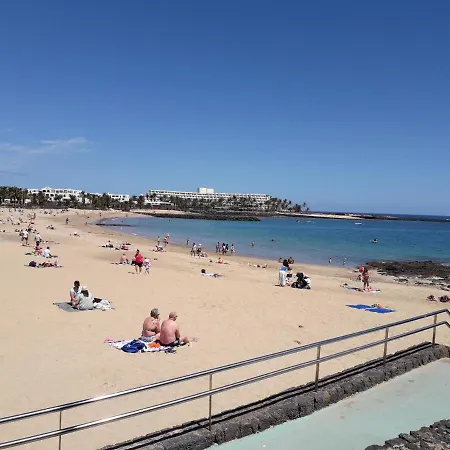 Sunny Self-catering Costa Teguise, Lanzarote, Spain 코스타 테기세