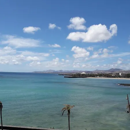 Sunny Self-catering Costa Teguise, Lanzarote, Spain 코스타 테기세